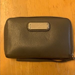 Marc Jacobs wristlet wallet